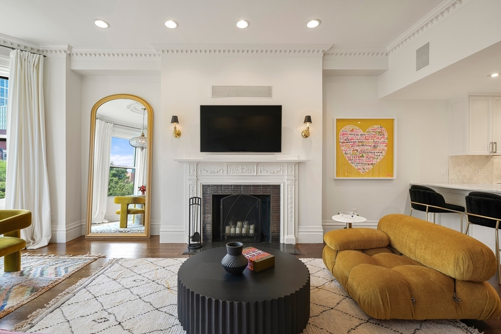 327 Commonwealth Avenue # 4