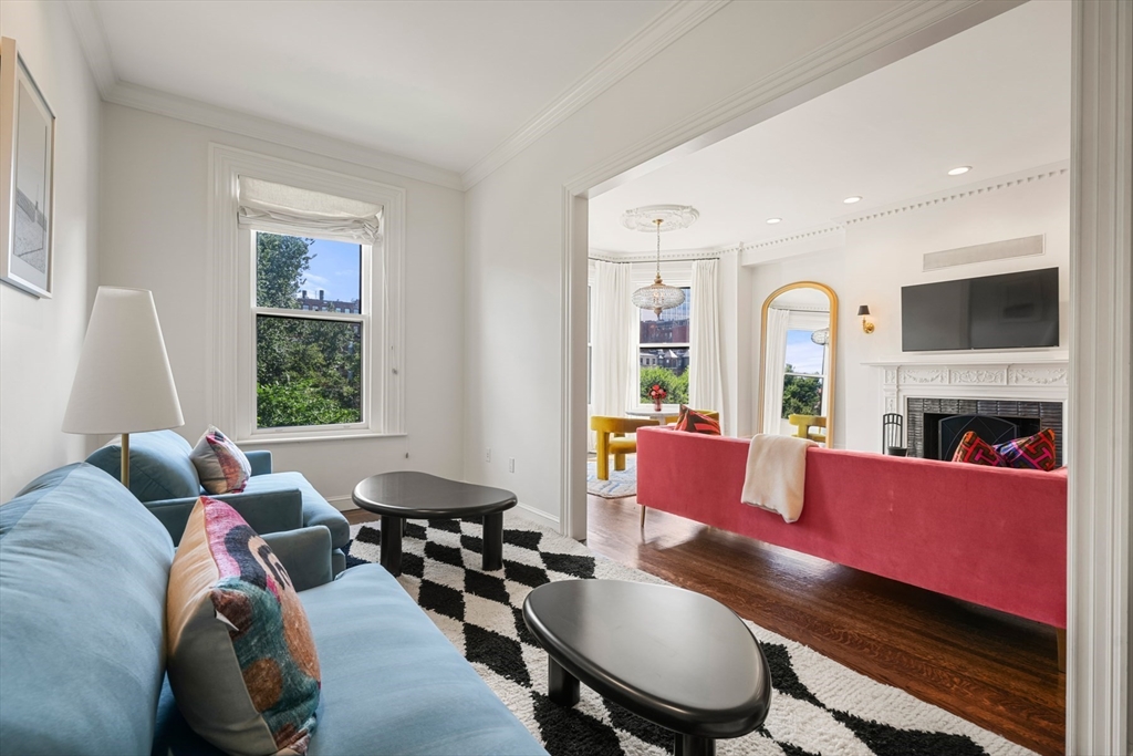 327 Commonwealth Avenue # 4