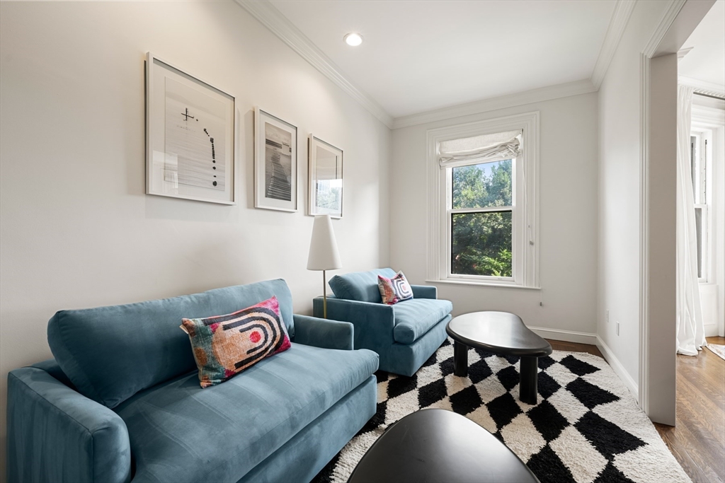 327 Commonwealth Avenue # 4
