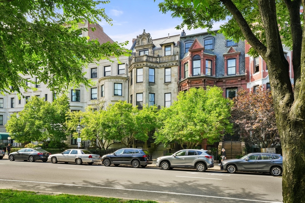 327 Commonwealth Avenue # 4