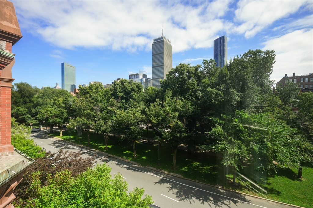 327 Commonwealth Avenue # 4