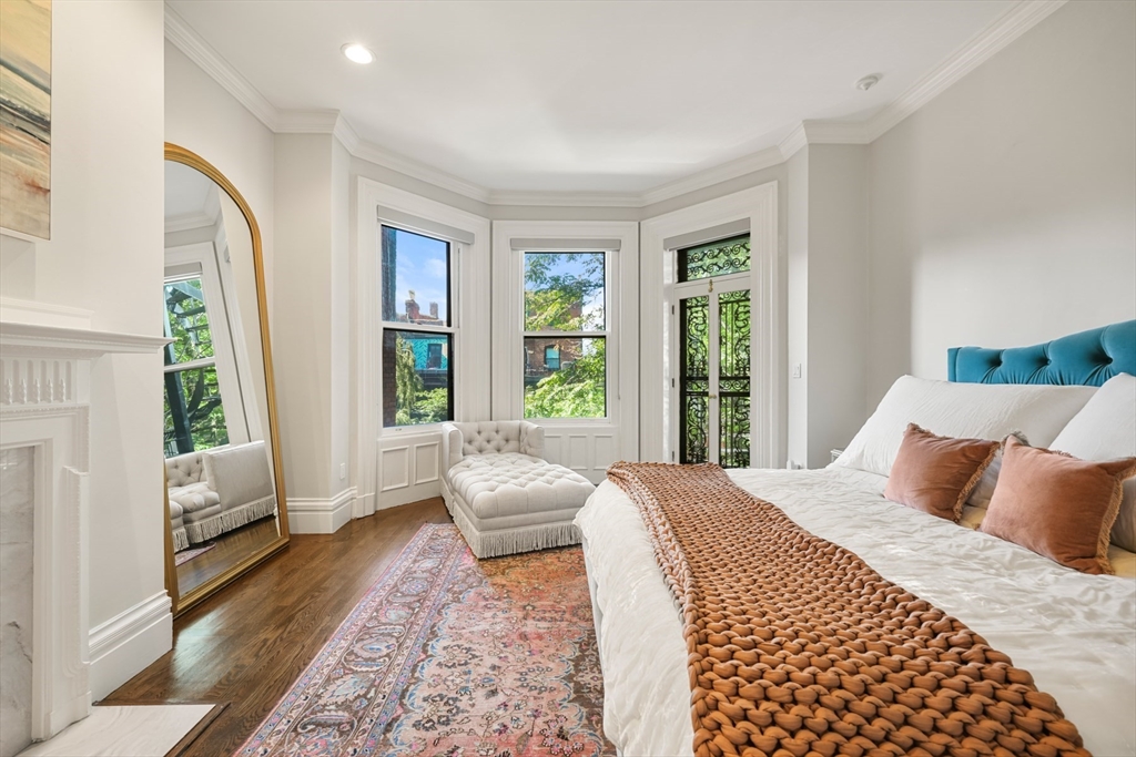 327 Commonwealth Avenue # 4
