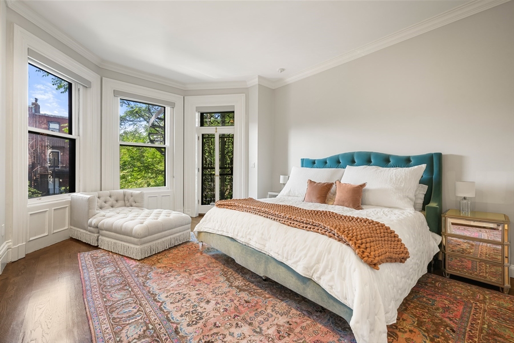 327 Commonwealth Avenue # 4