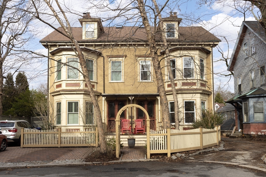6 Warren Sq # 6