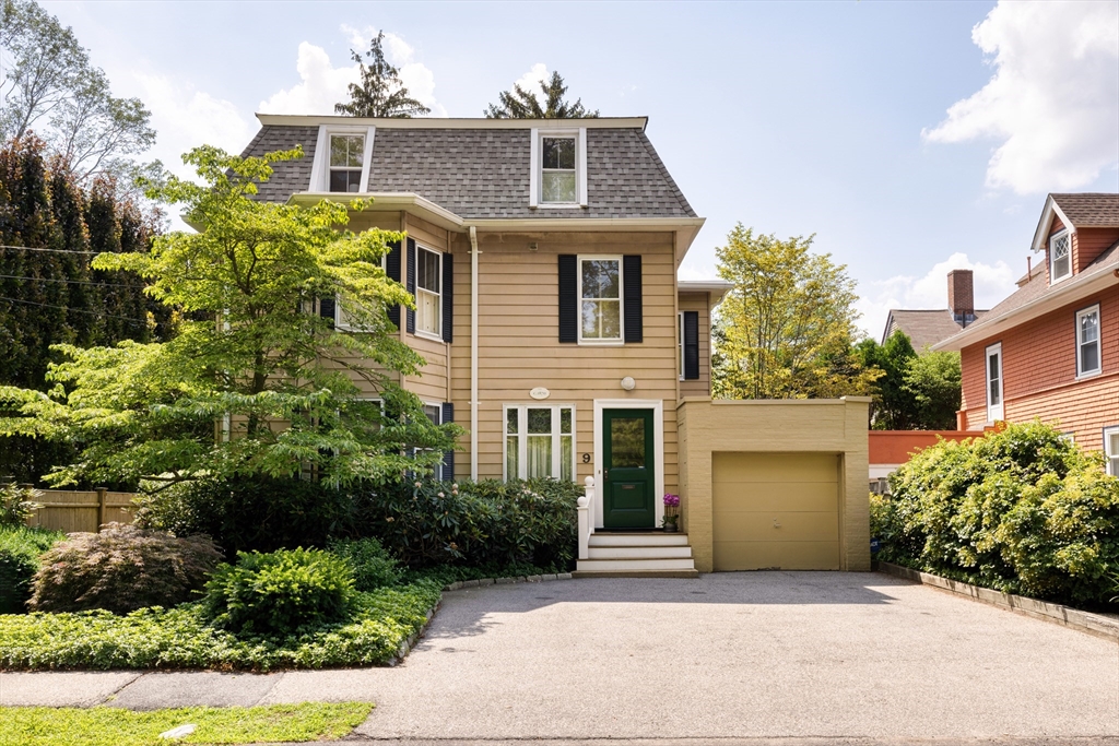 9 Laurel St