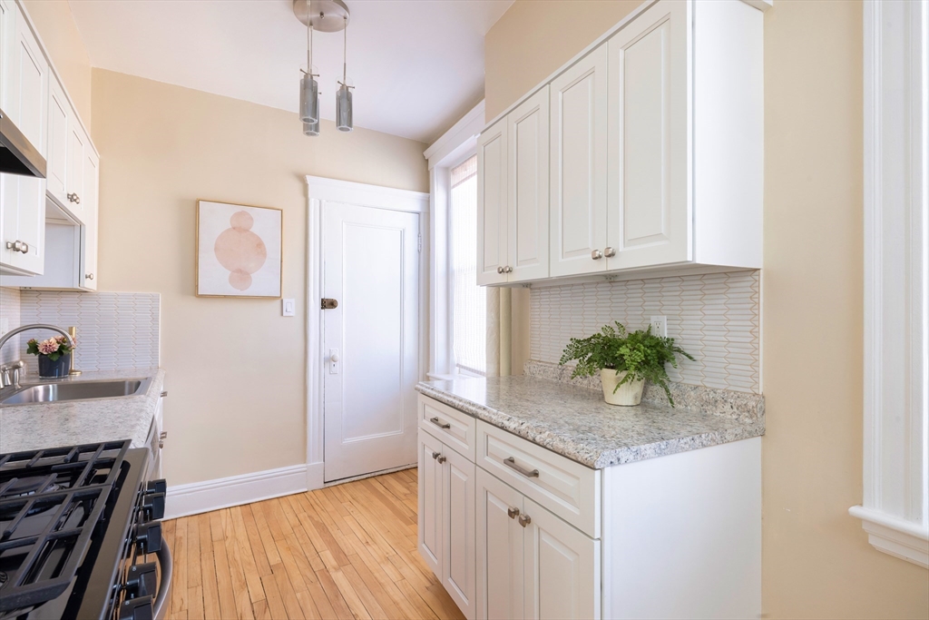 15 Short St # 4