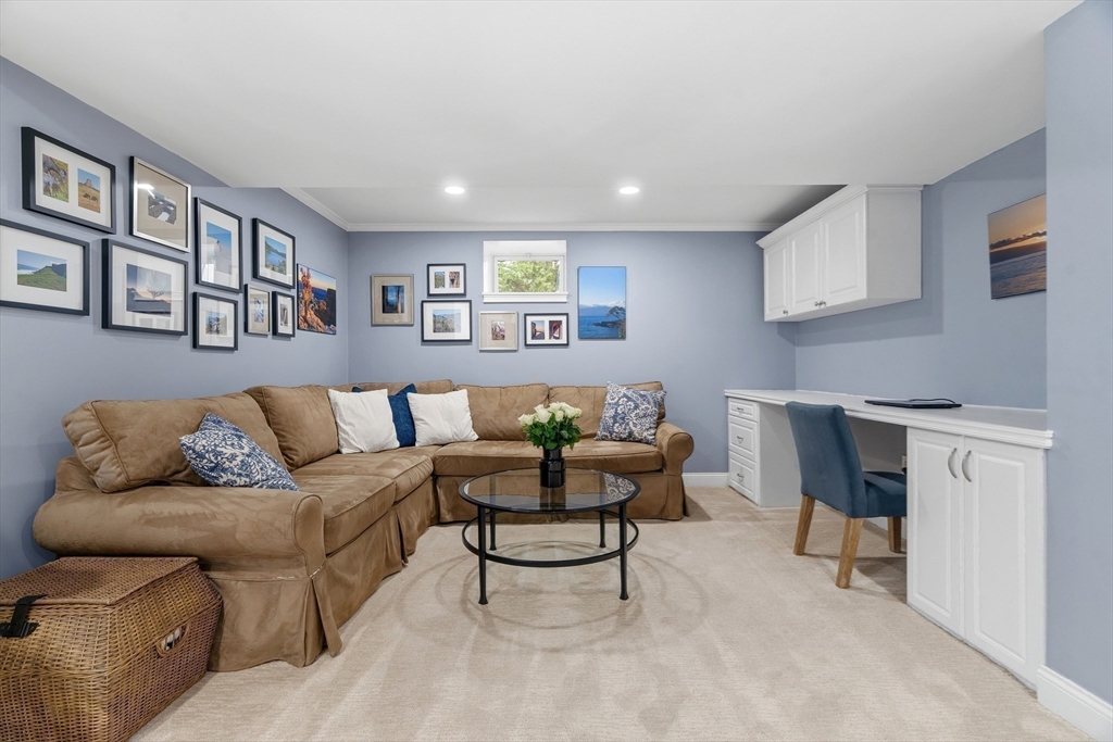 460 Baker Street