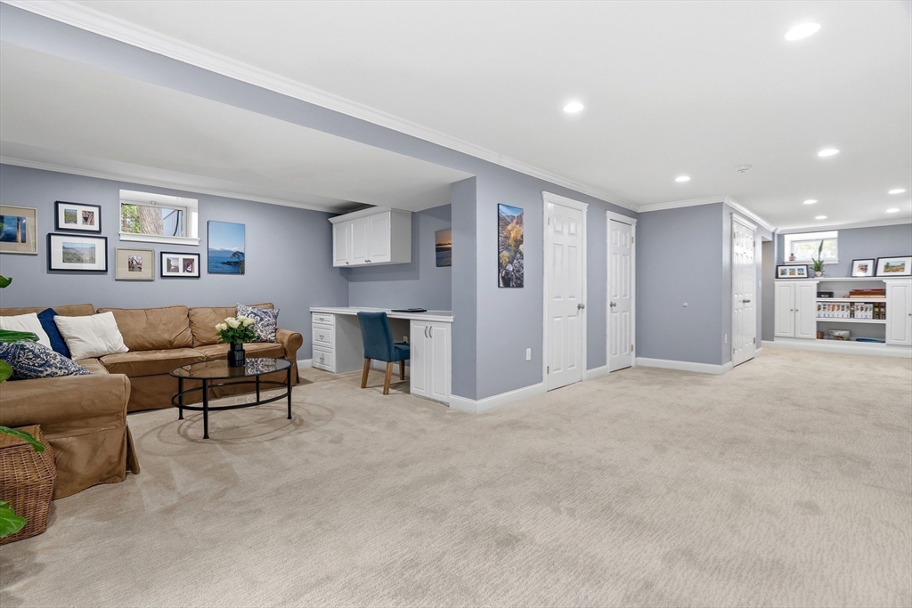 460 Baker Street