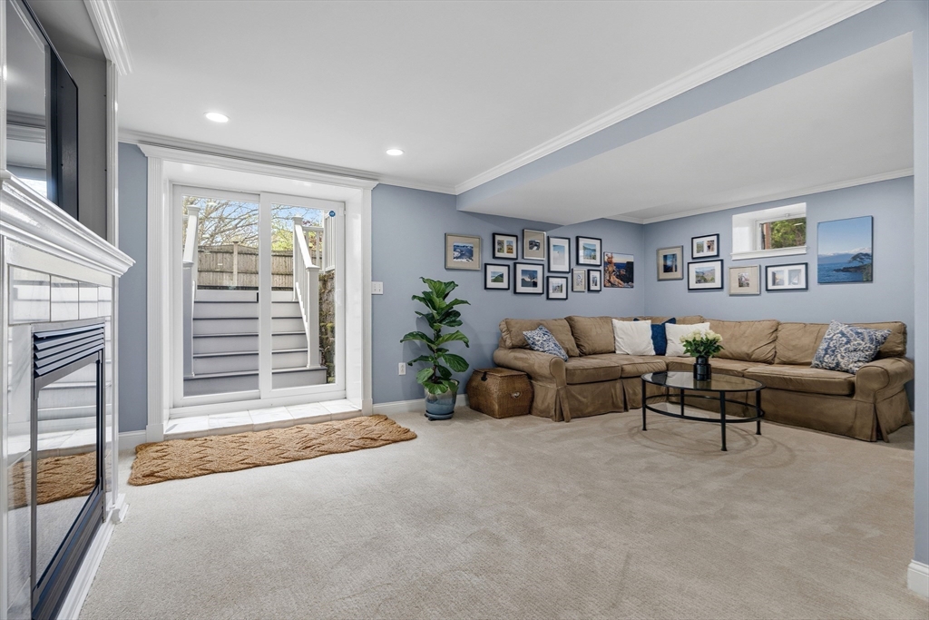 460 Baker Street