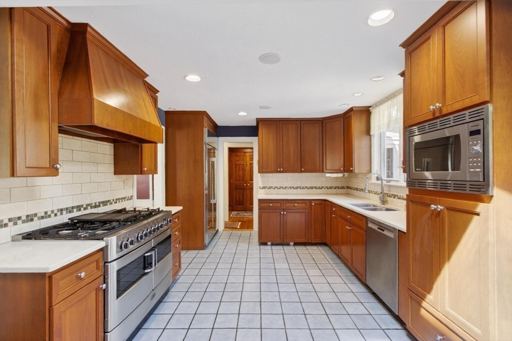152 Beverly Rd