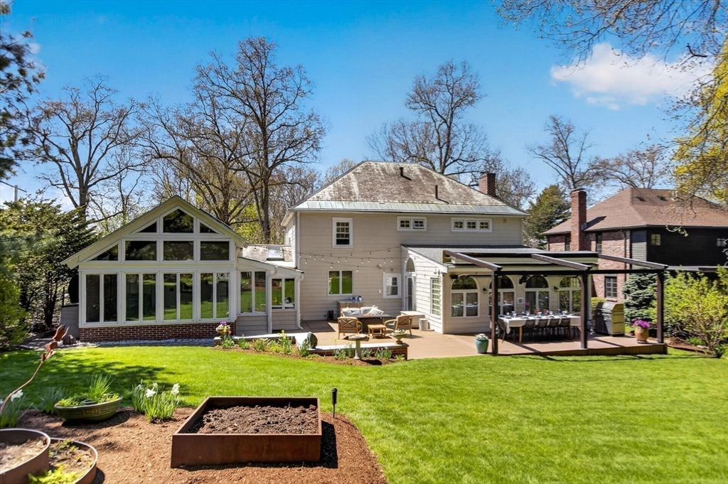 152 Beverly Rd