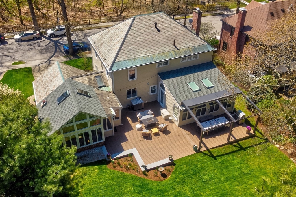 152 Beverly Rd