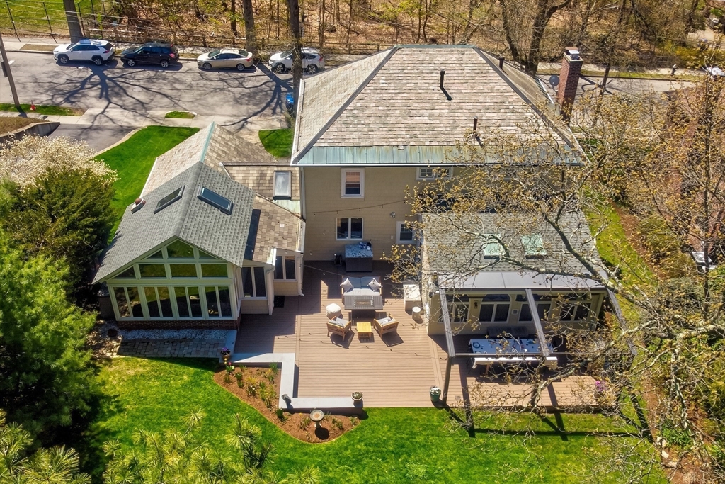 152 Beverly Rd