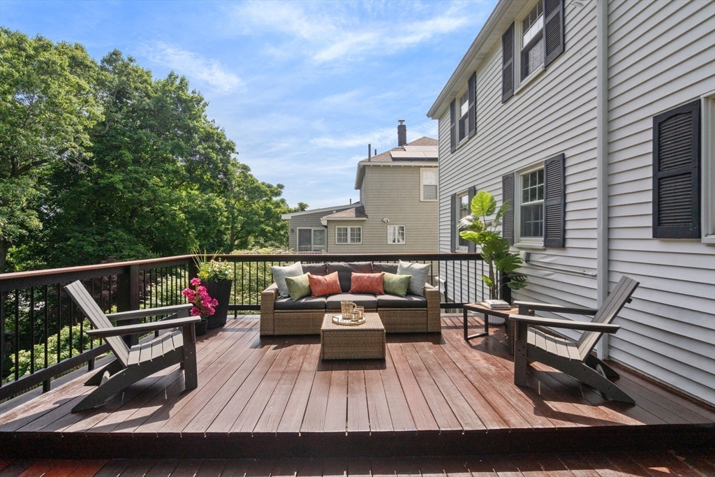 109 Whitcomb Ave