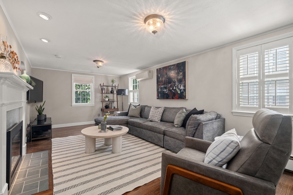 109 Whitcomb Ave