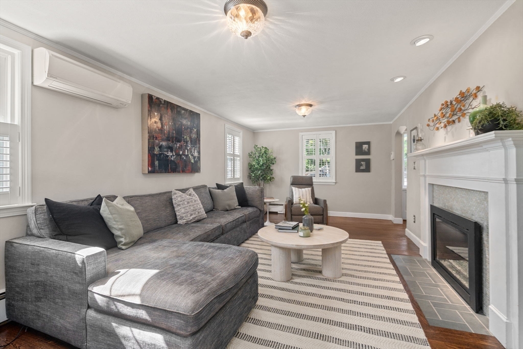 109 Whitcomb Ave