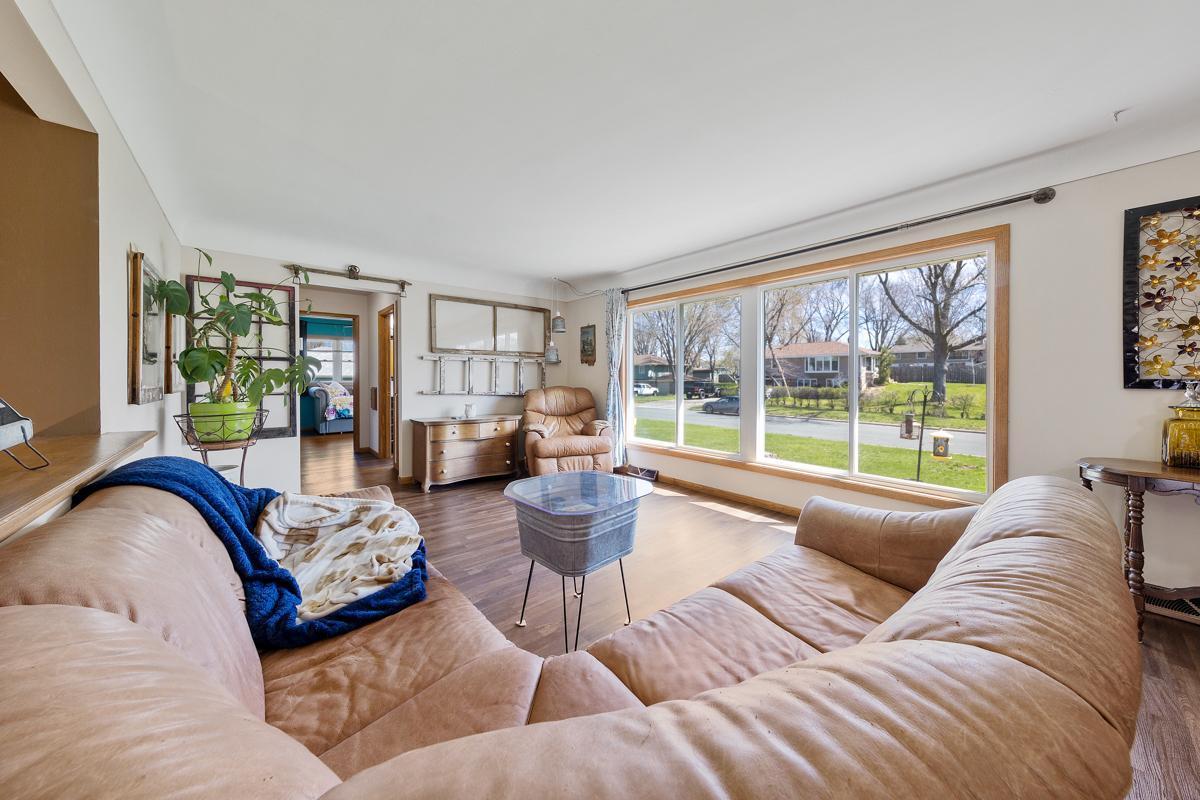 13816 Thomas Avenue S