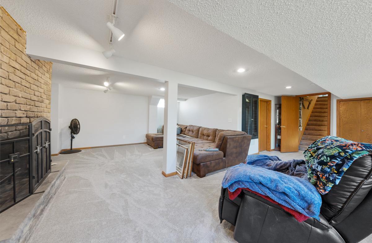 13816 Thomas Avenue S