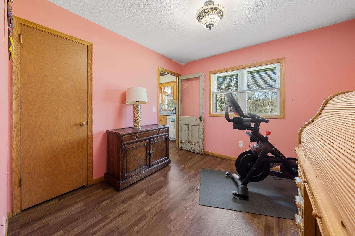 13816 Thomas Avenue S