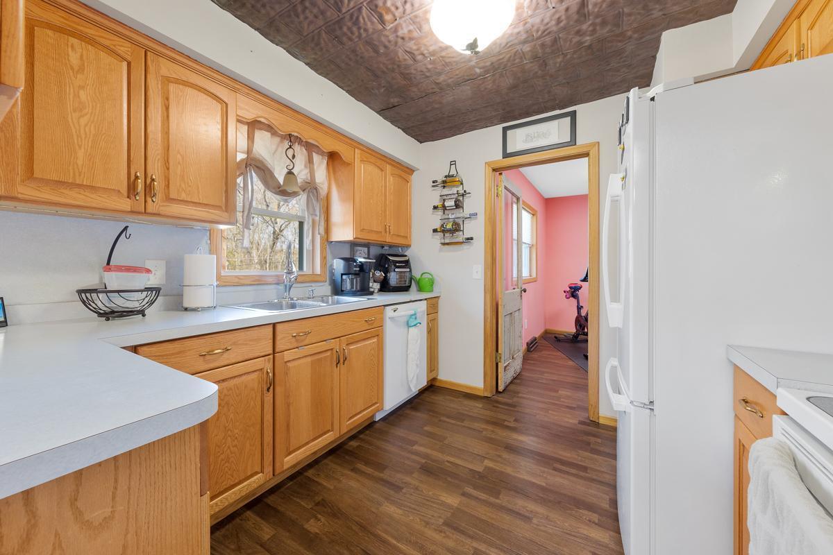 13816 Thomas Avenue S