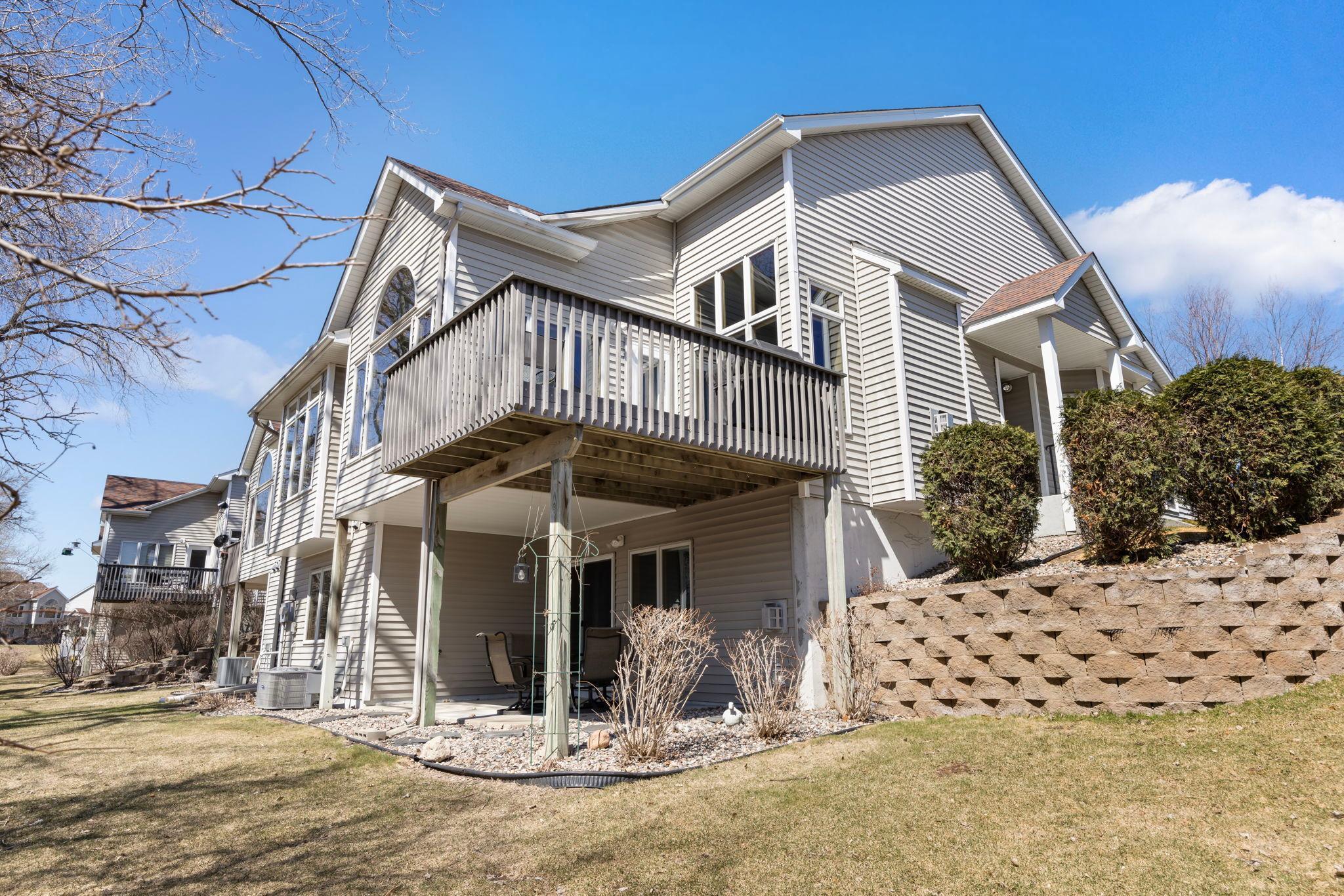 7265 Lake Ridge Drive