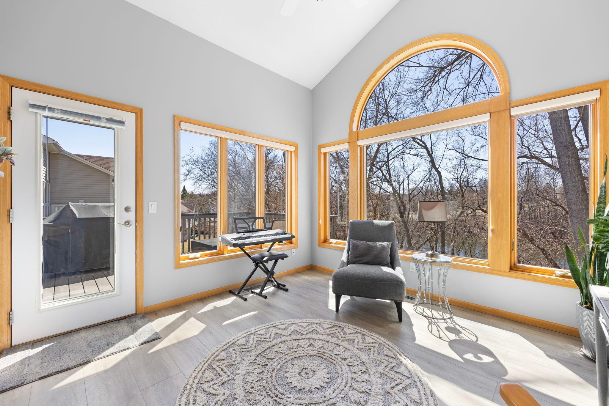 7265 Lake Ridge Drive