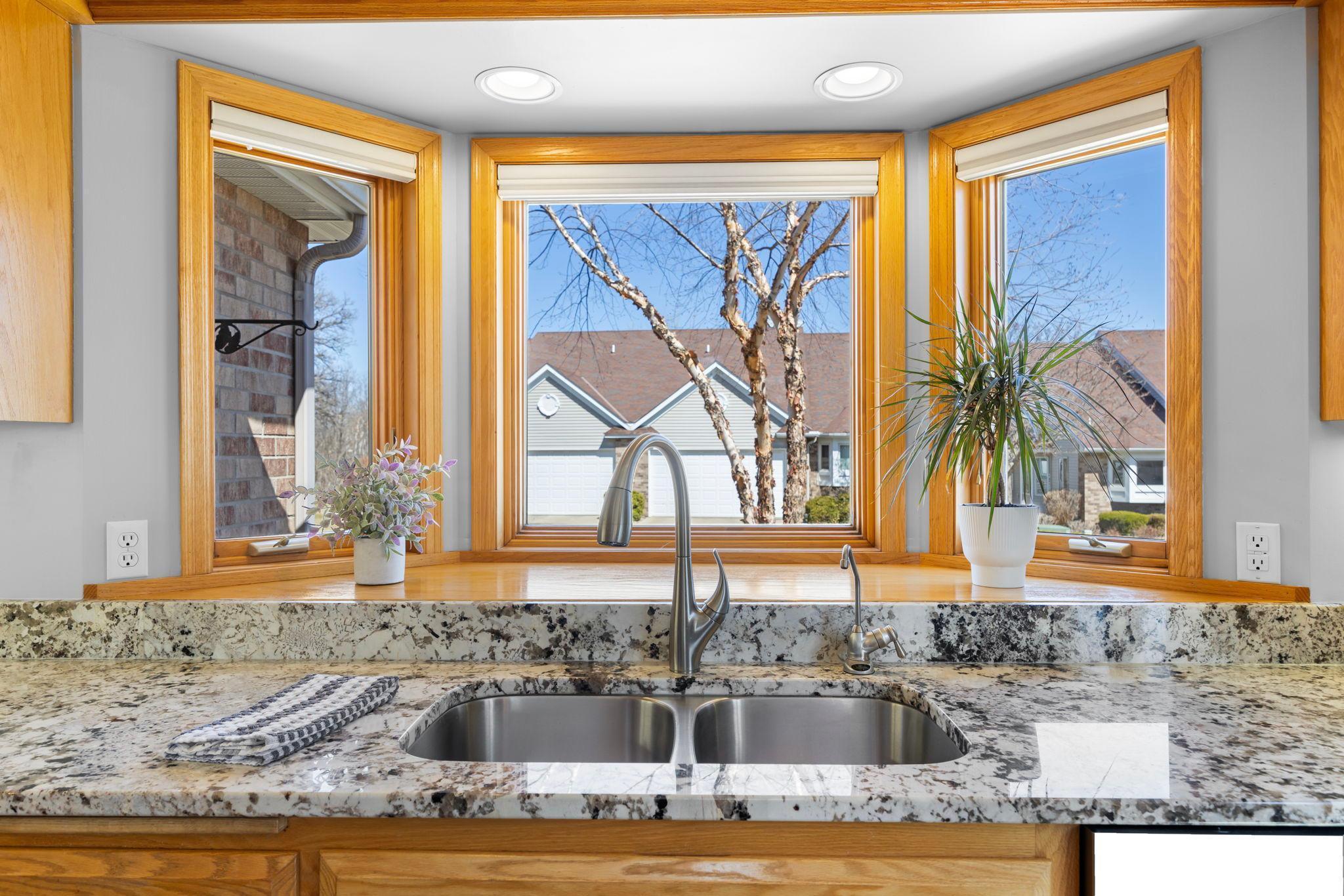 7265 Lake Ridge Drive