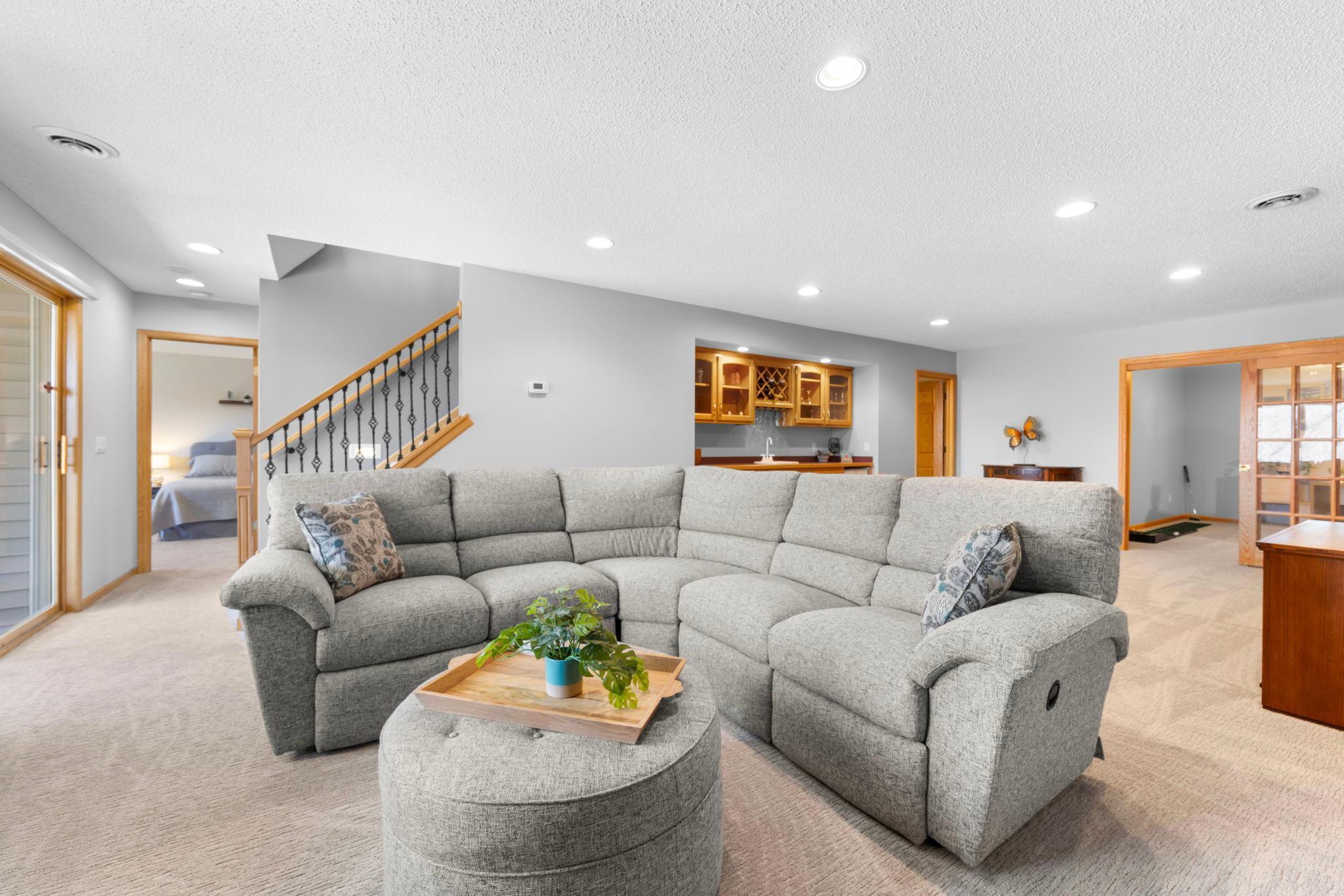 7265 Lake Ridge Drive