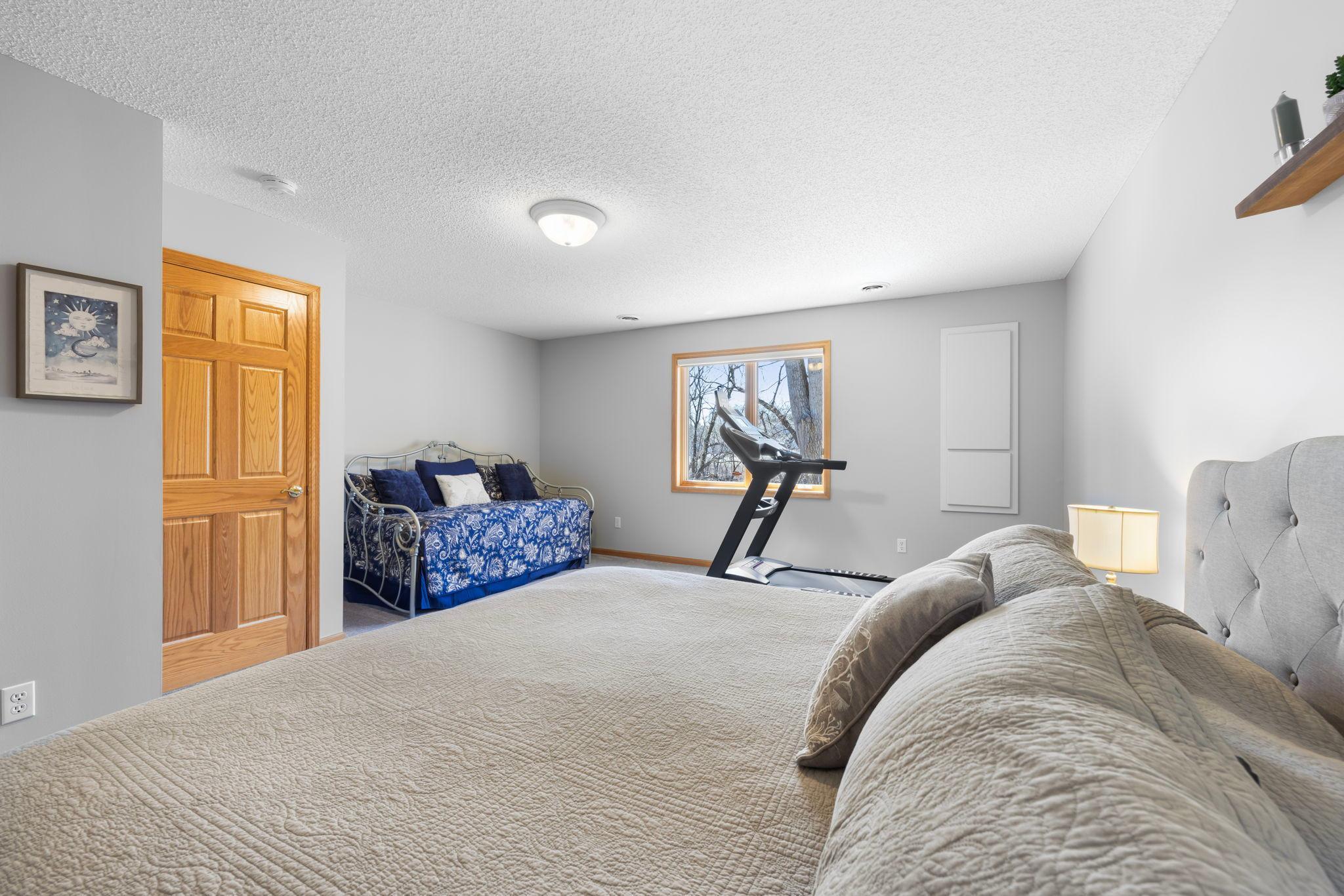 7265 Lake Ridge Drive