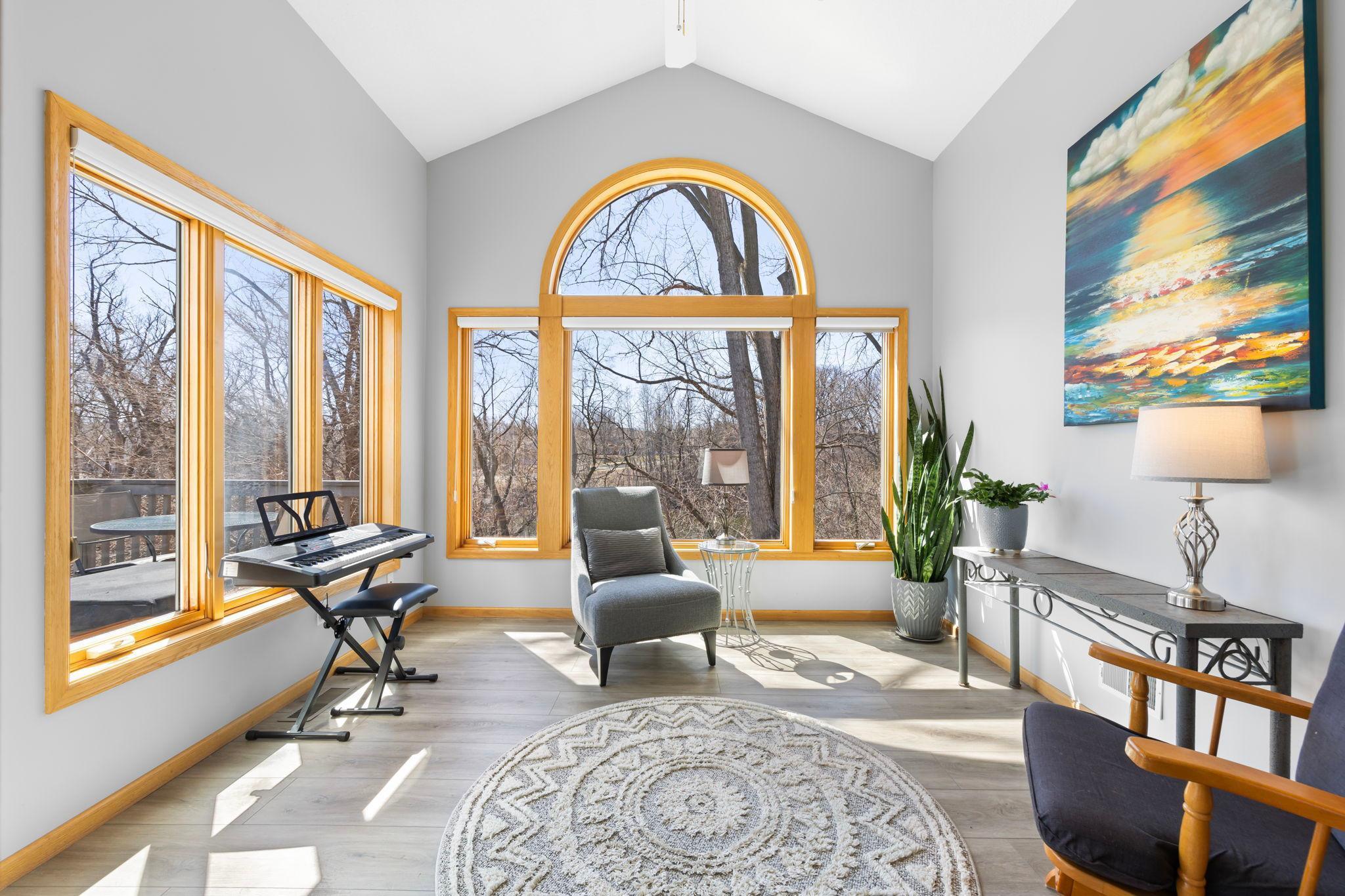 7265 Lake Ridge Drive