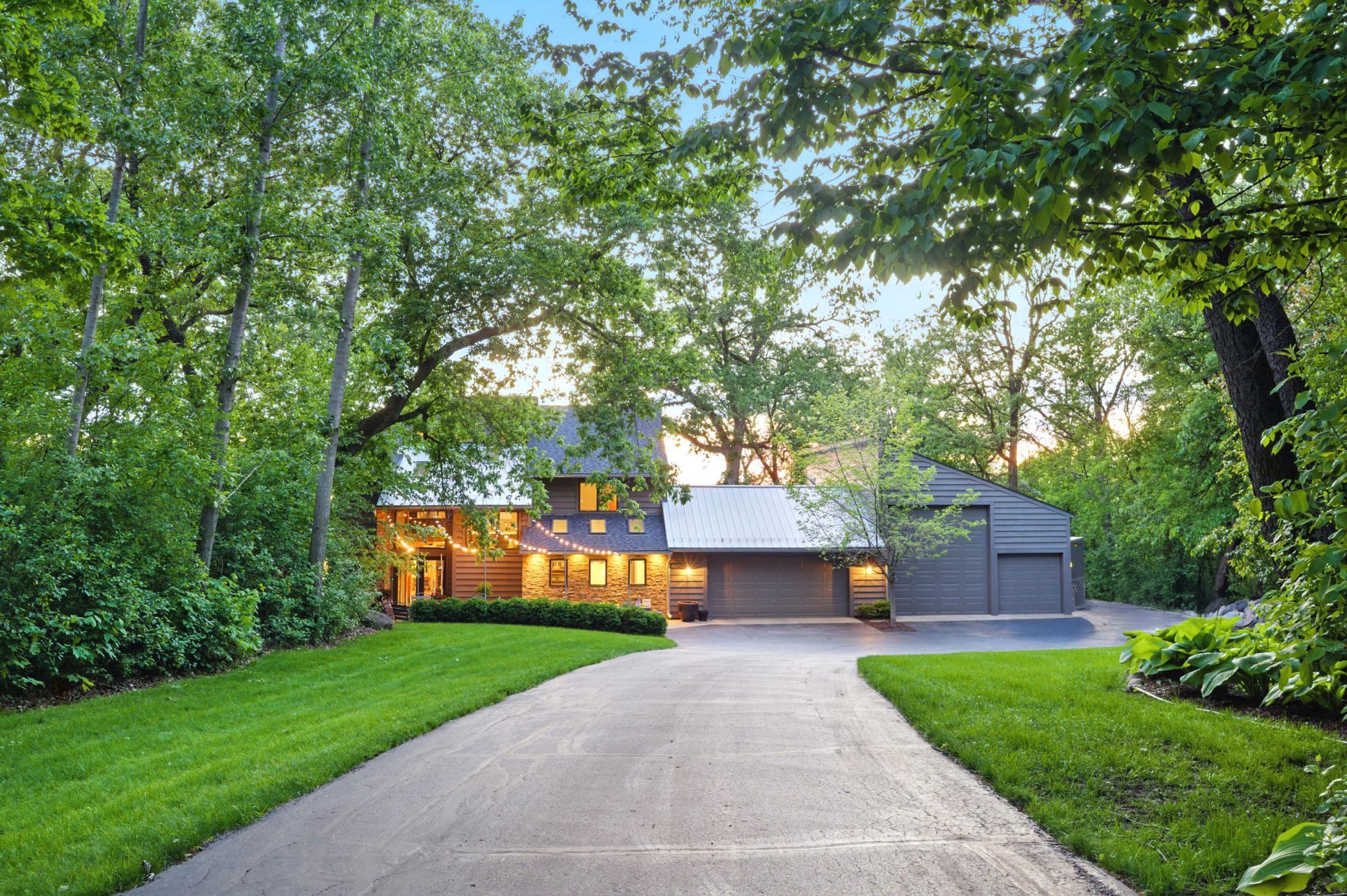 8530 Valley View Court