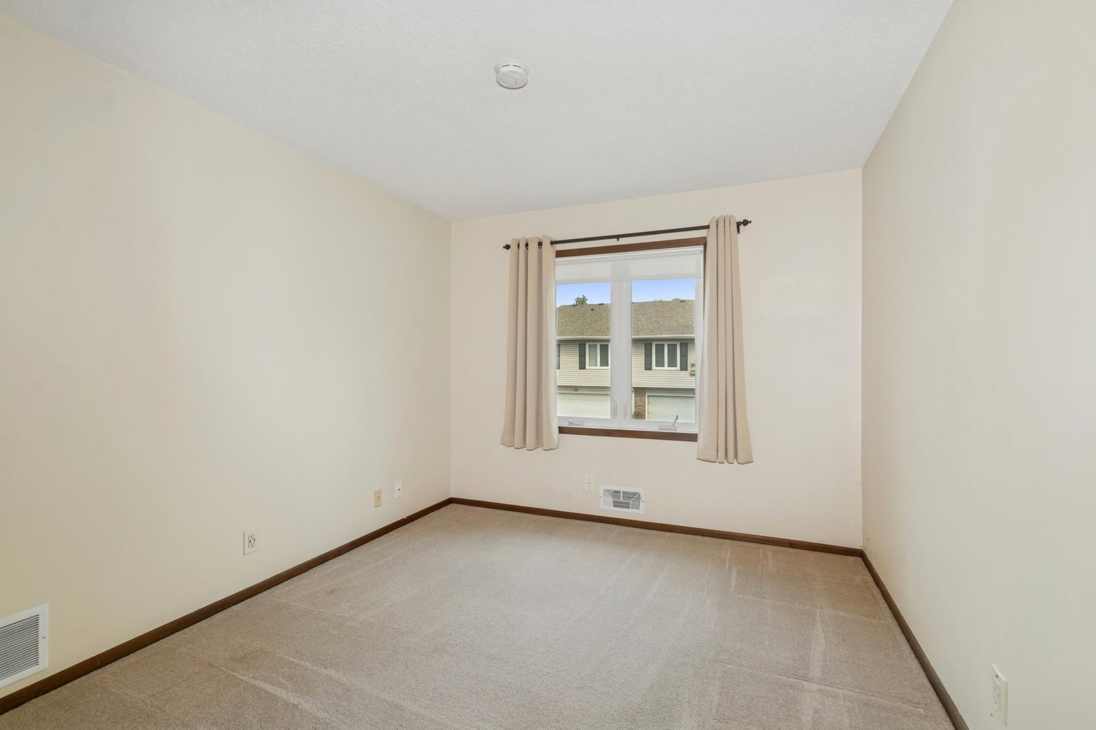 9926 Cavell Avenue S