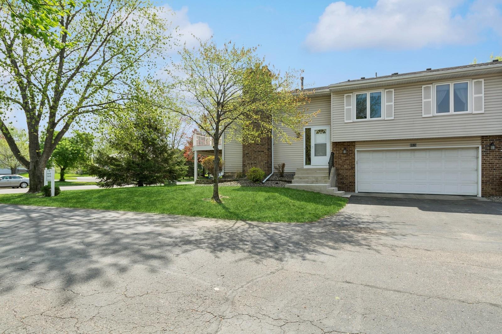 9926 Cavell Avenue S