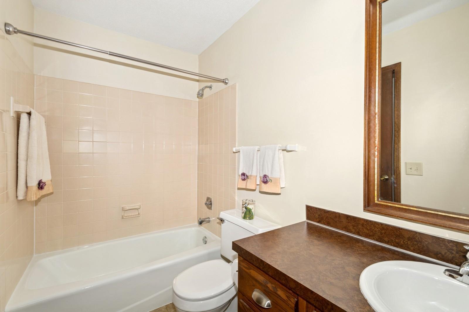 9926 Cavell Avenue S