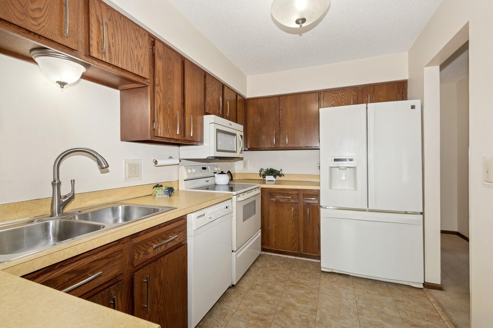 9926 Cavell Avenue S