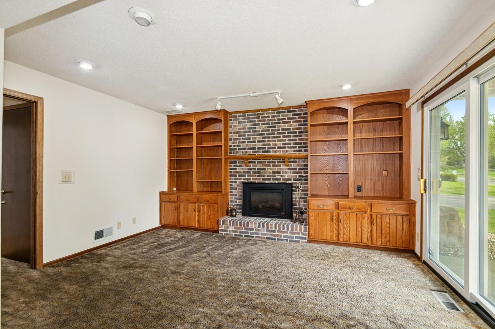 9926 Cavell Avenue S