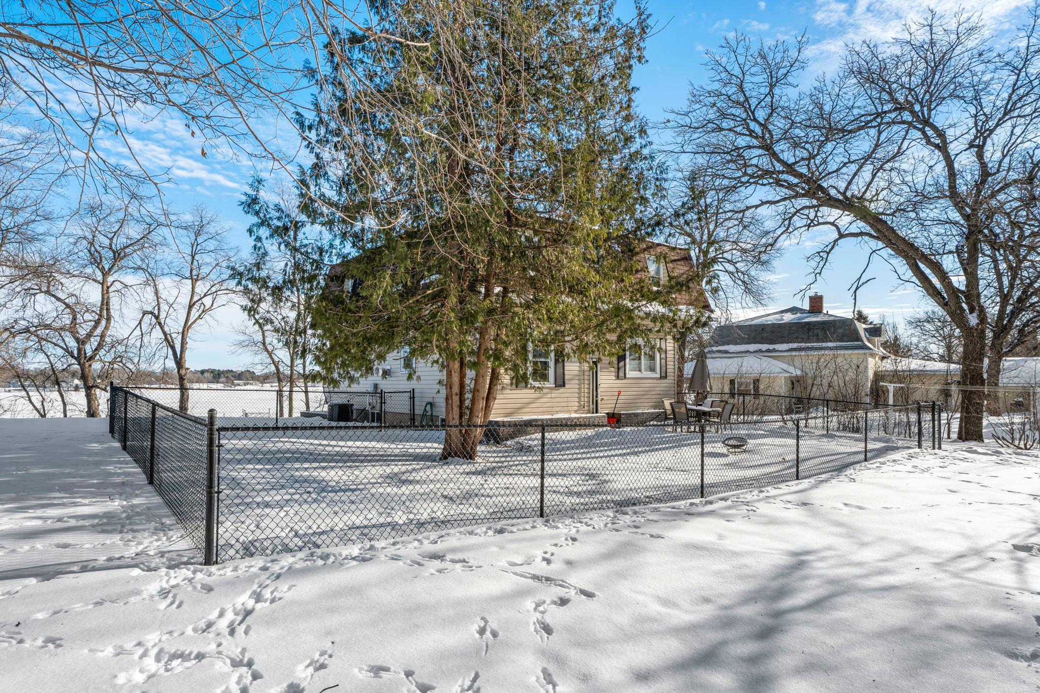 1011 Van Dyke Road NW