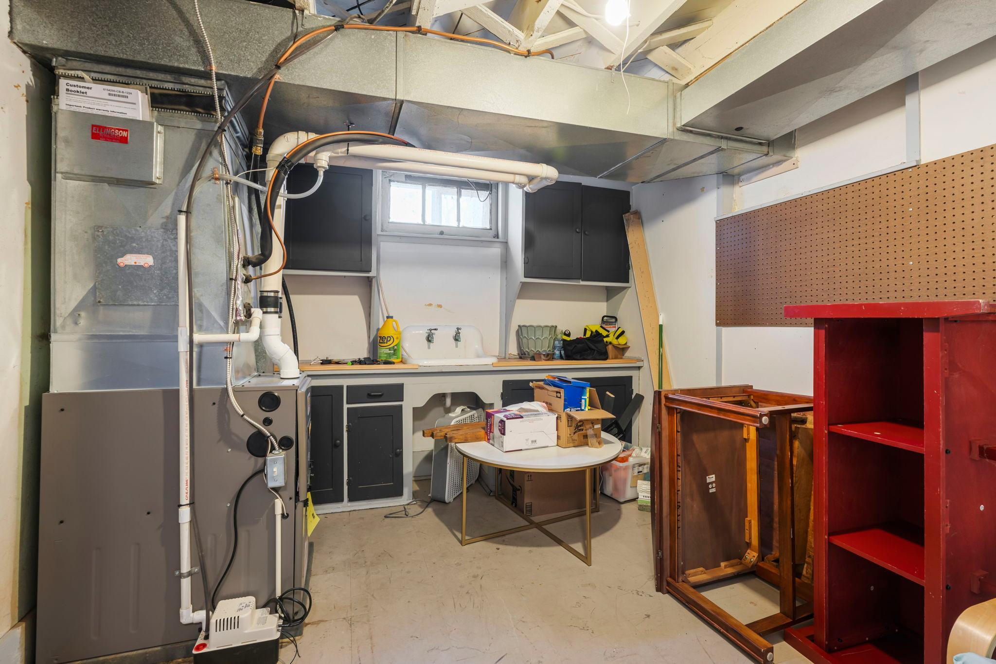 1011 Van Dyke Road NW