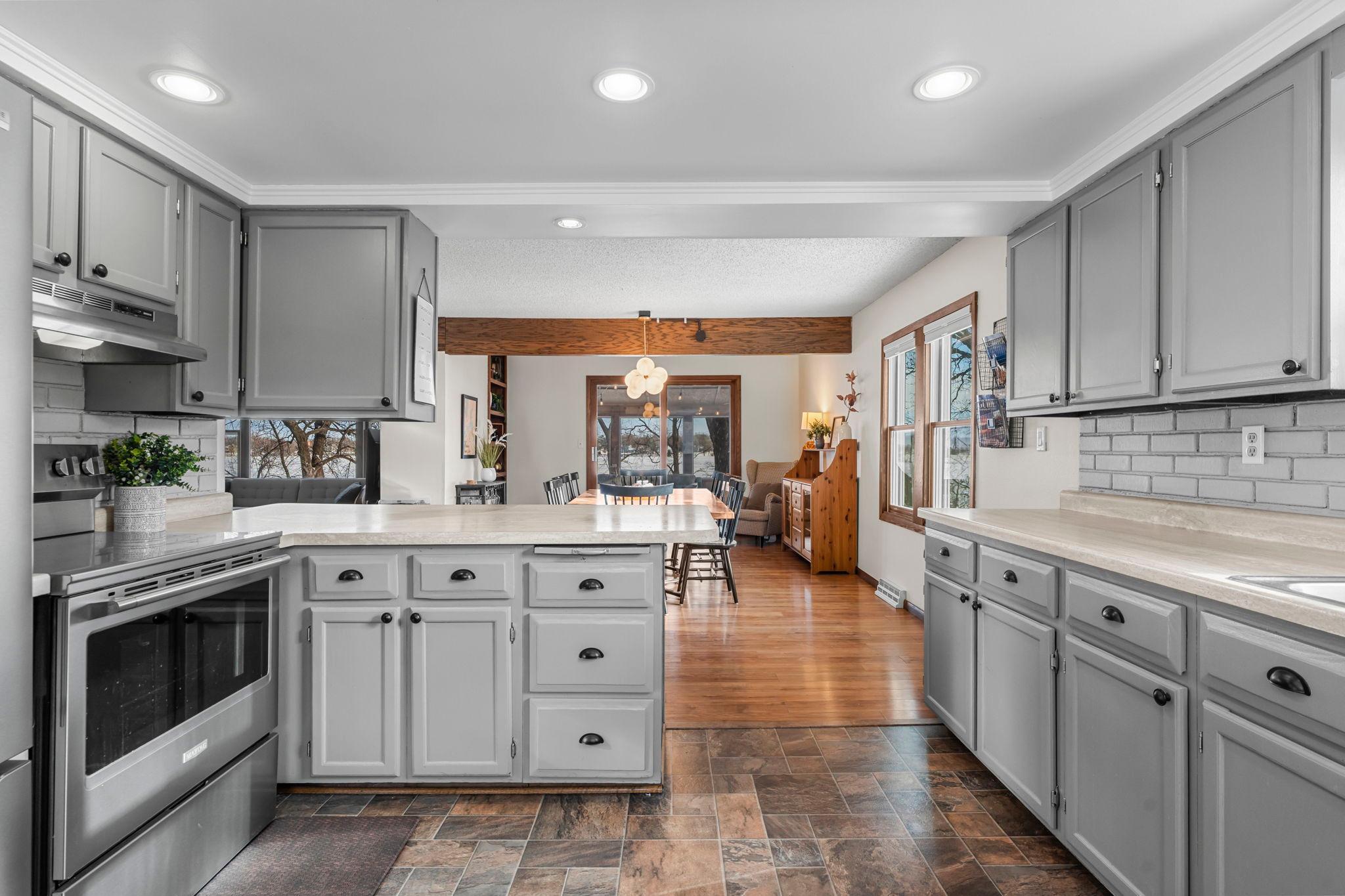 1011 Van Dyke Road NW