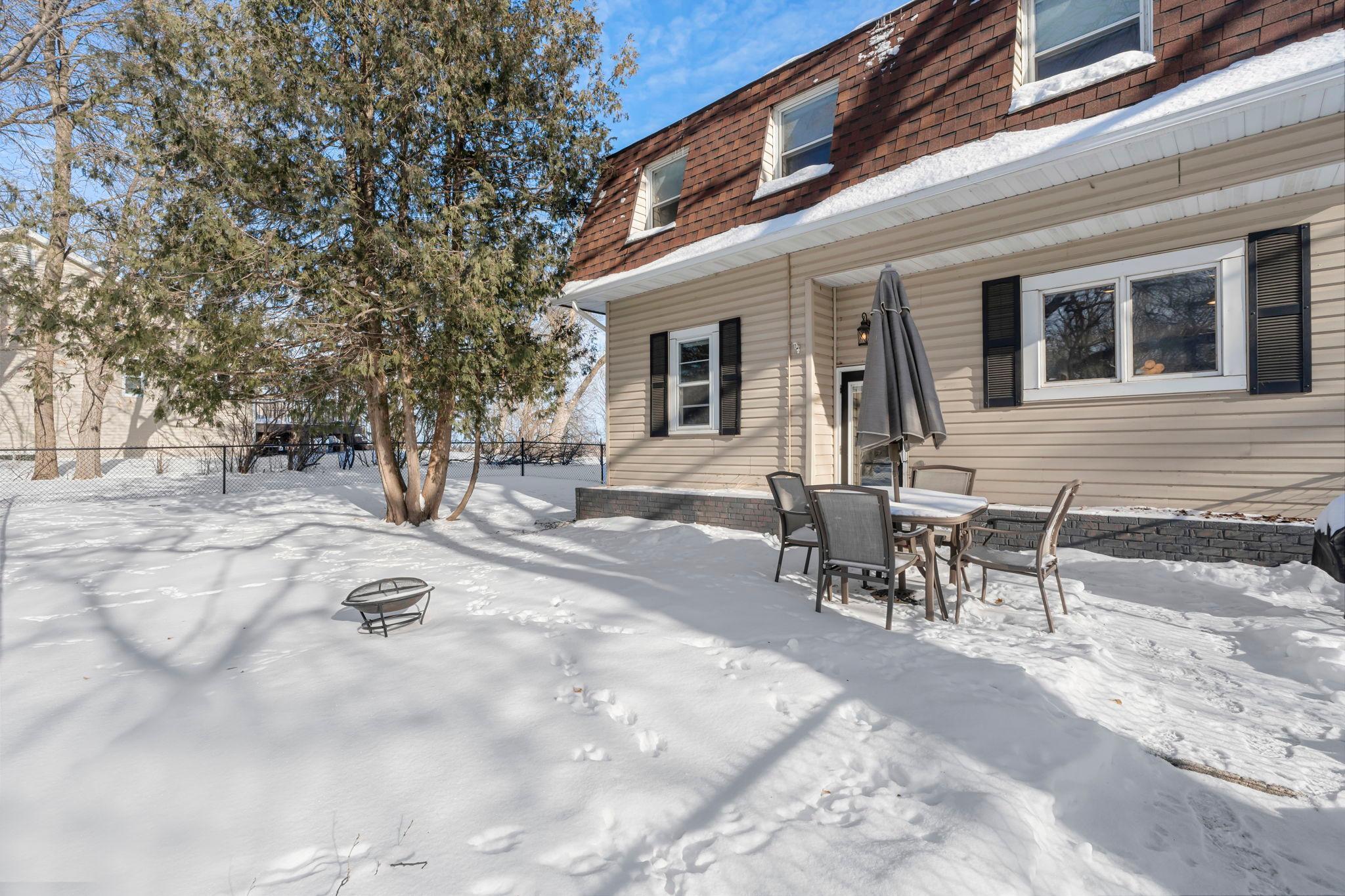 1011 Van Dyke Road NW