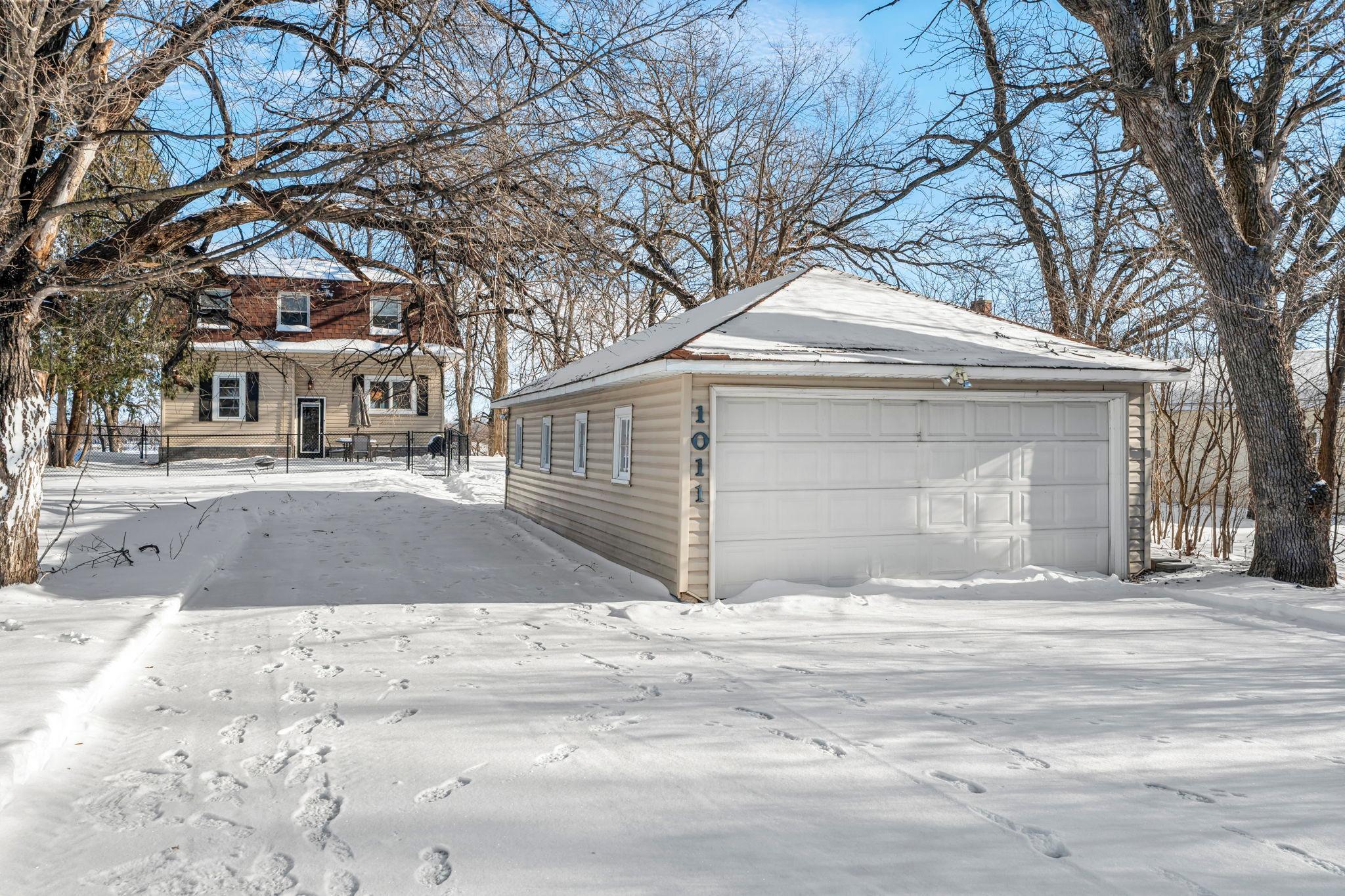 1011 Van Dyke Road NW