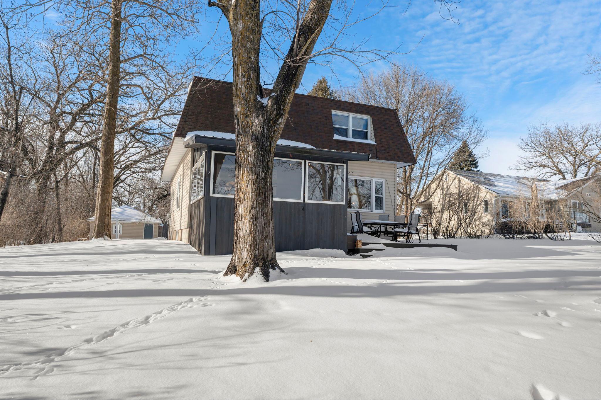 1011 Van Dyke Road NW