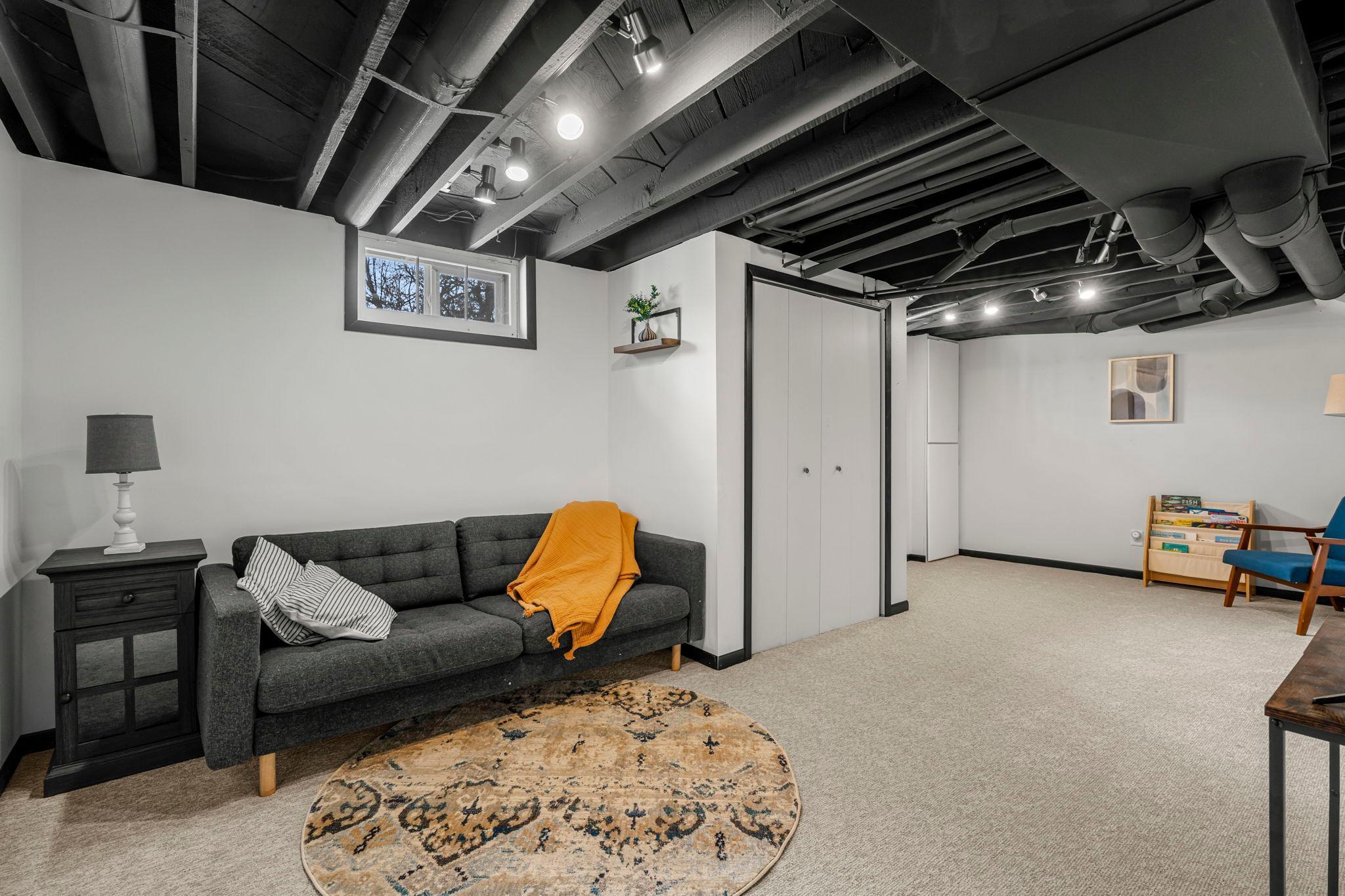 1011 Van Dyke Road NW