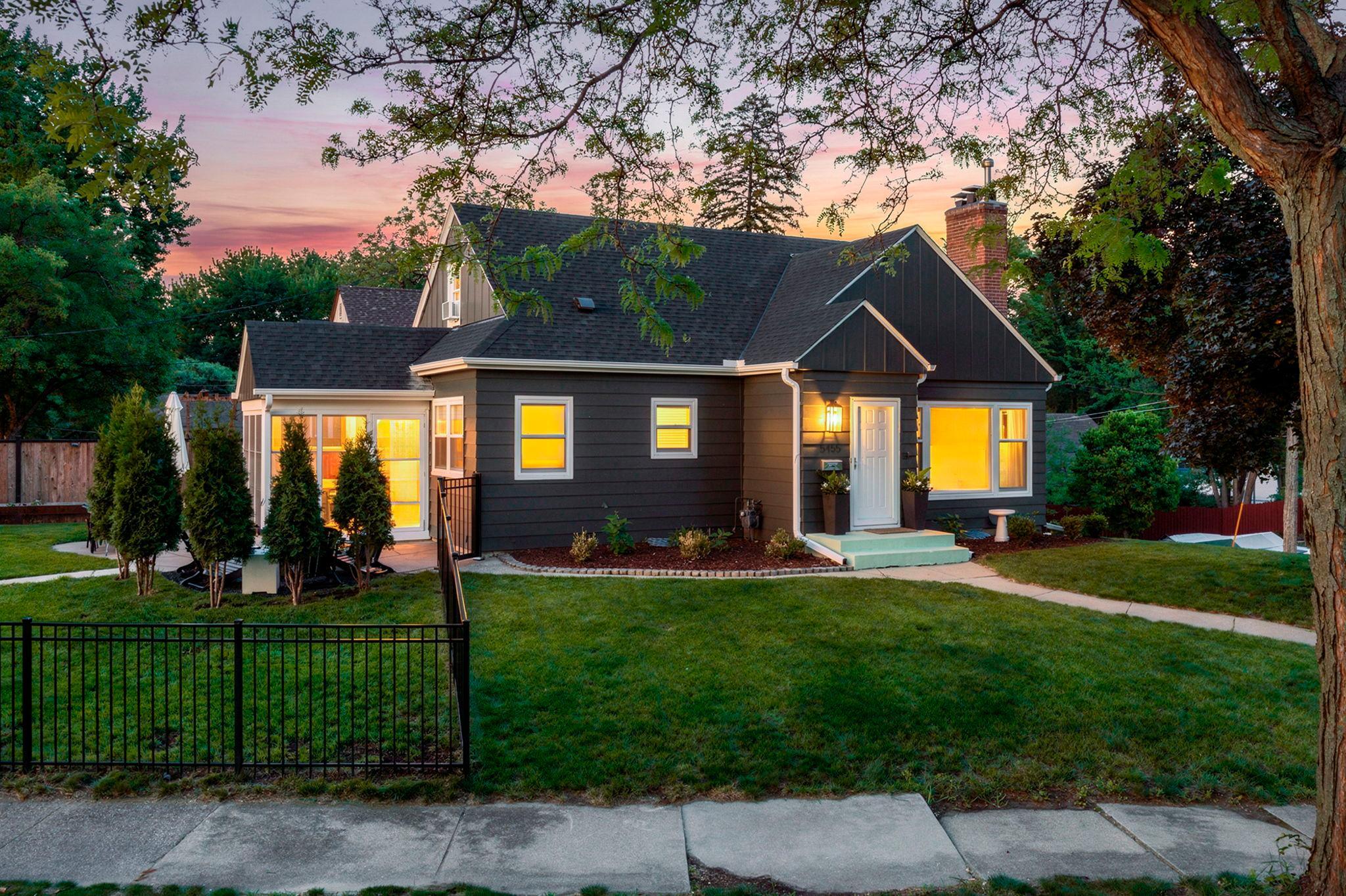5455 Shoreview Avenue