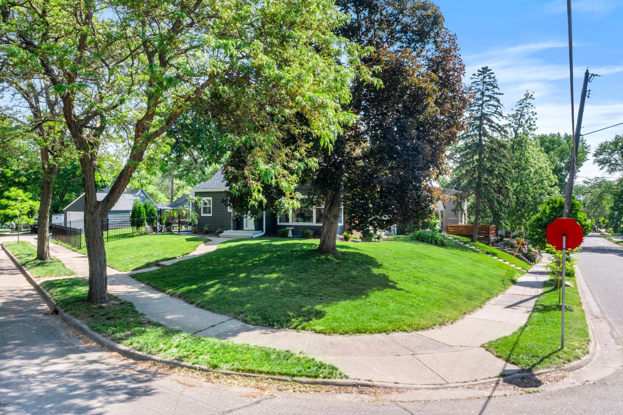 5455 Shoreview Avenue