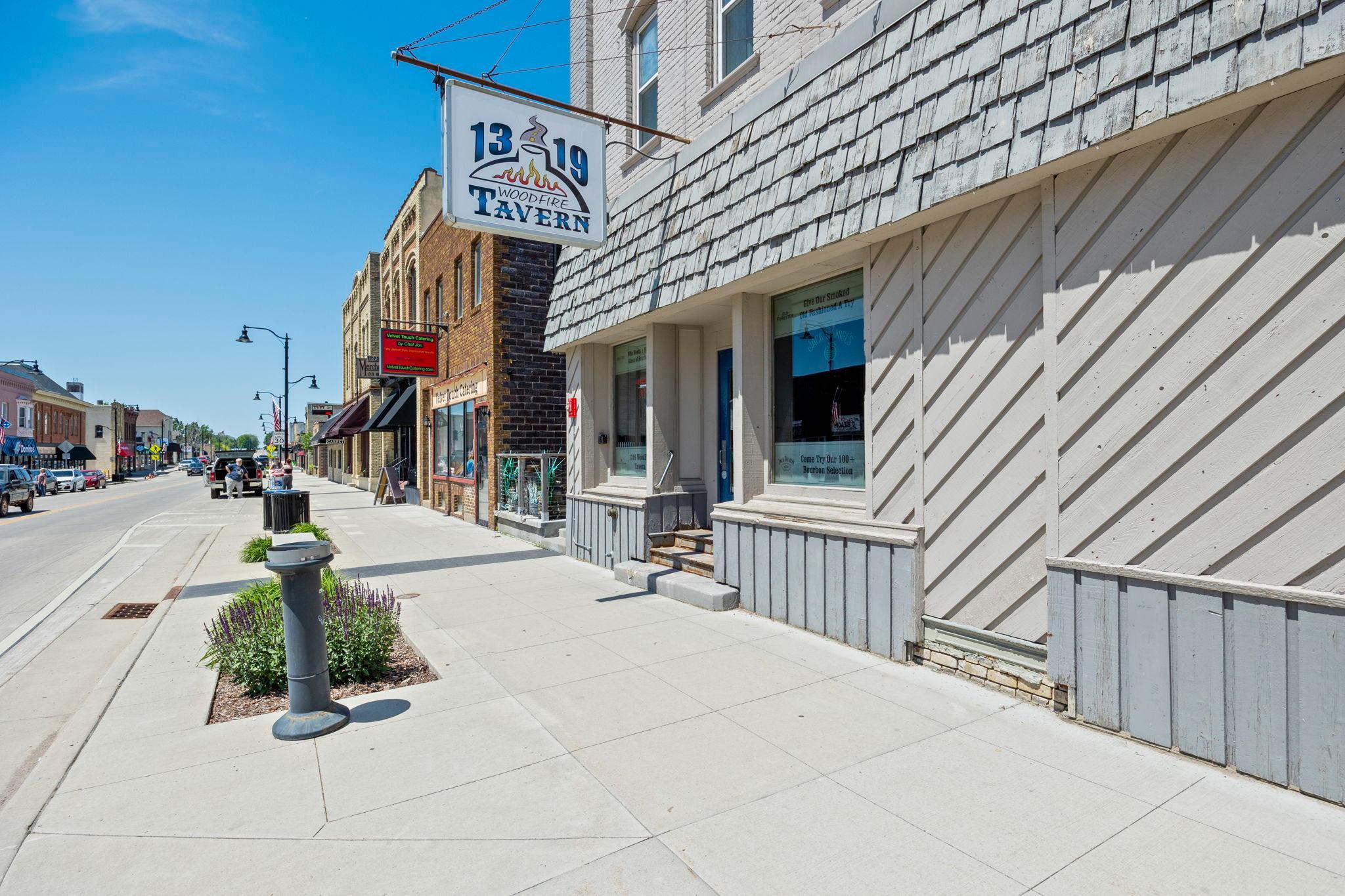 305 Main Street E