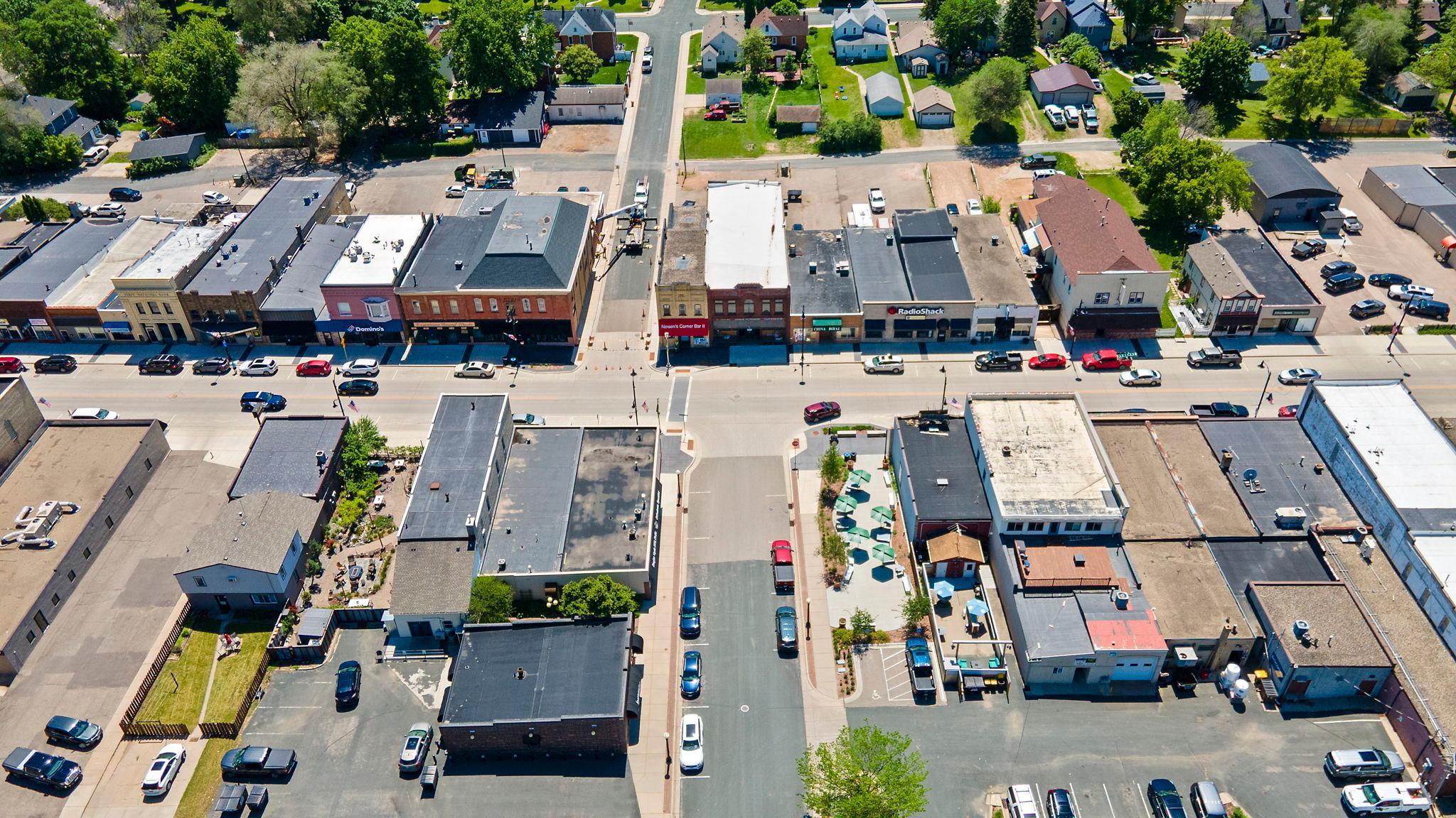 305 Main Street E