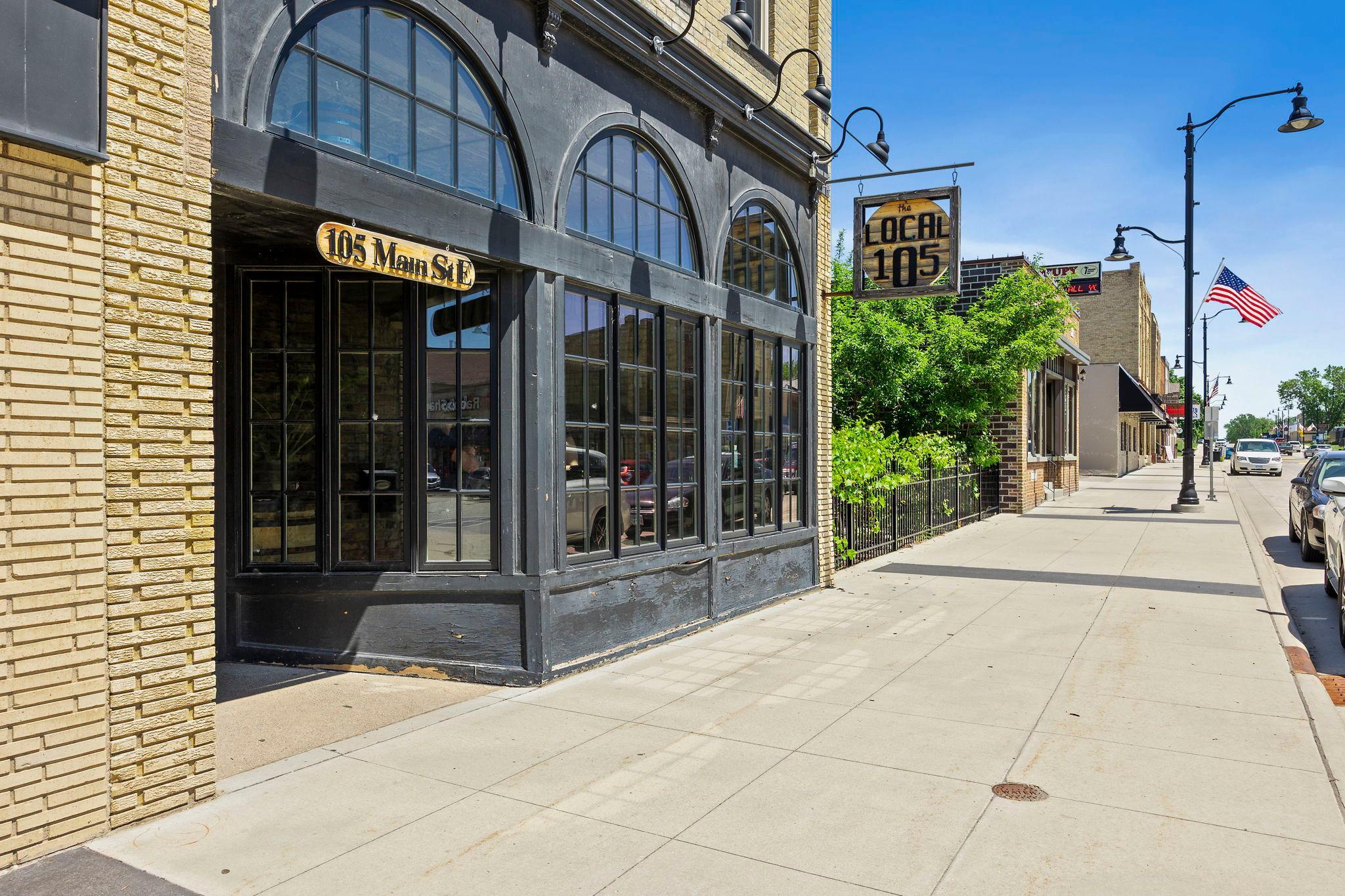 305 Main Street E