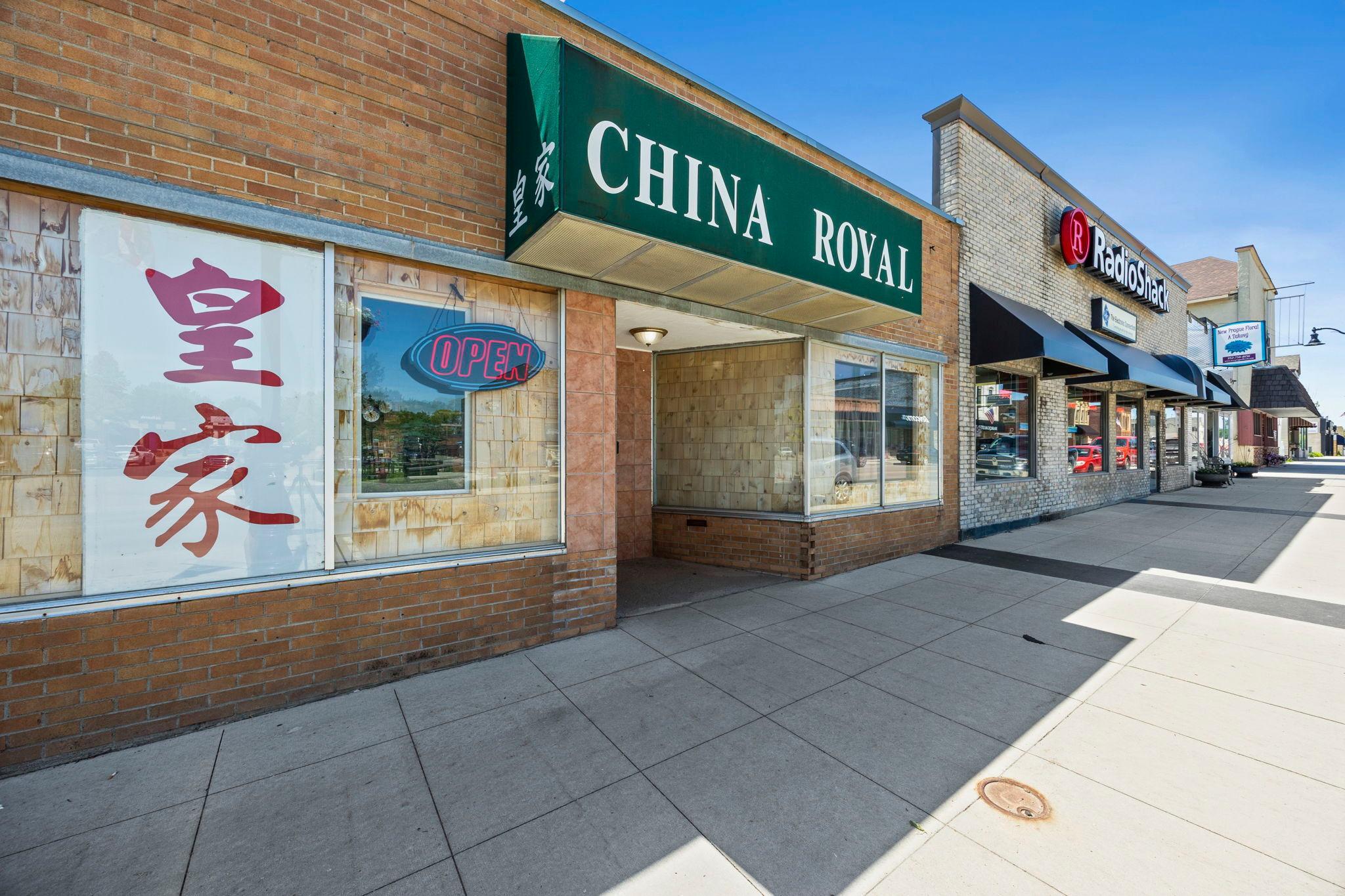 305 Main Street E