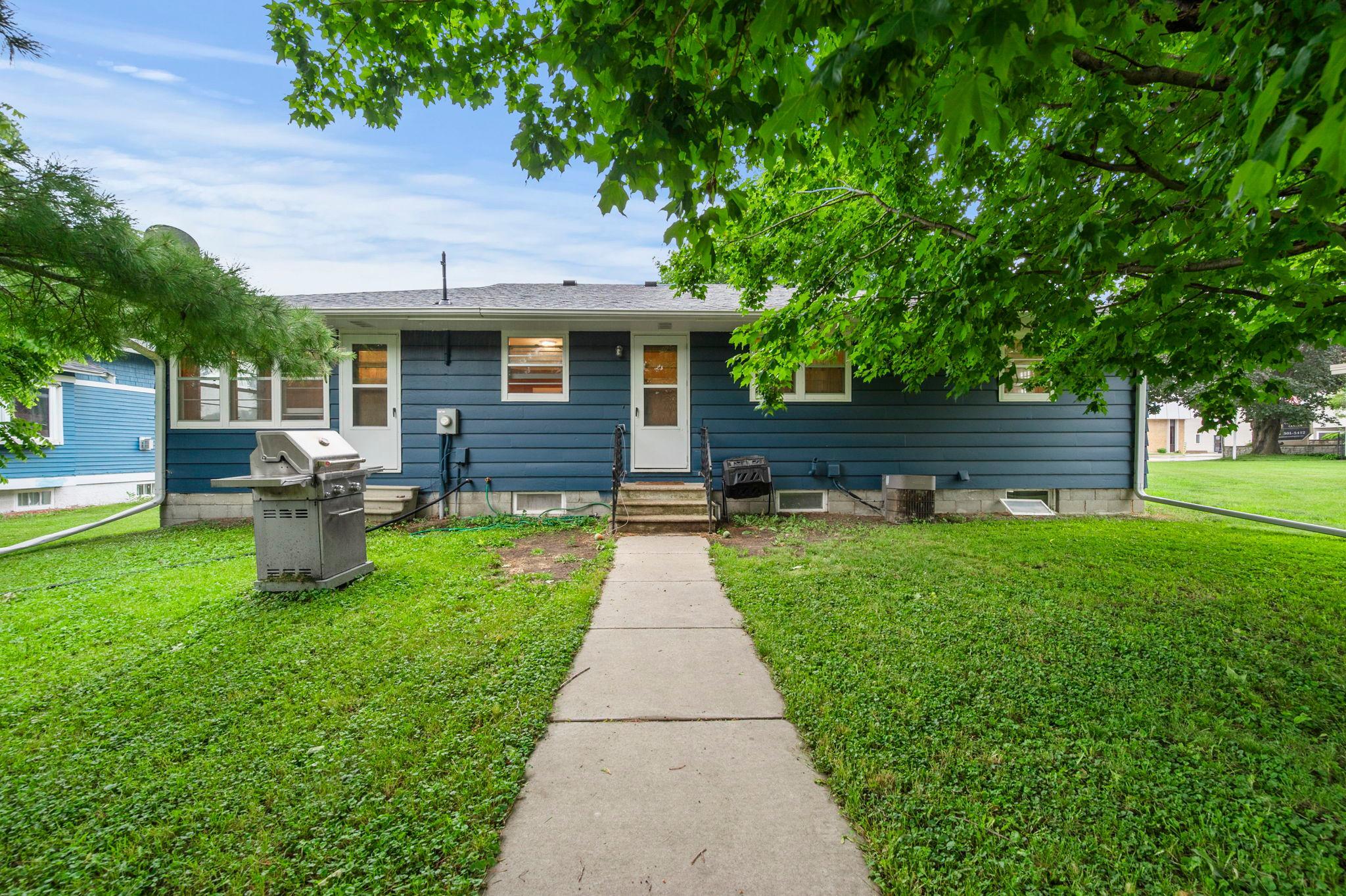 305 Main Street E